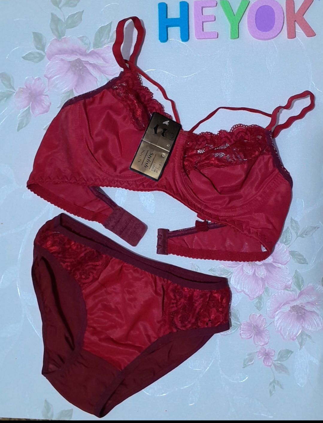 ست شورت و سوتین فنردار توری بالا گیپور